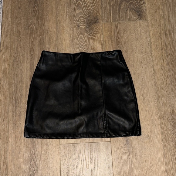 Double Zero Dresses & Skirts - Double Zero Sleek Black Mini Skirt